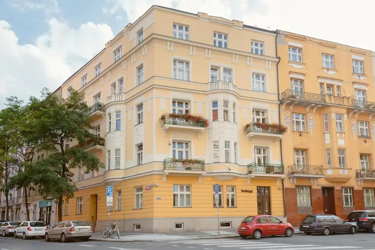 Prague Days - Designer Apt - 1Bdr - Workspace - Imac - Netflix Tsjechië