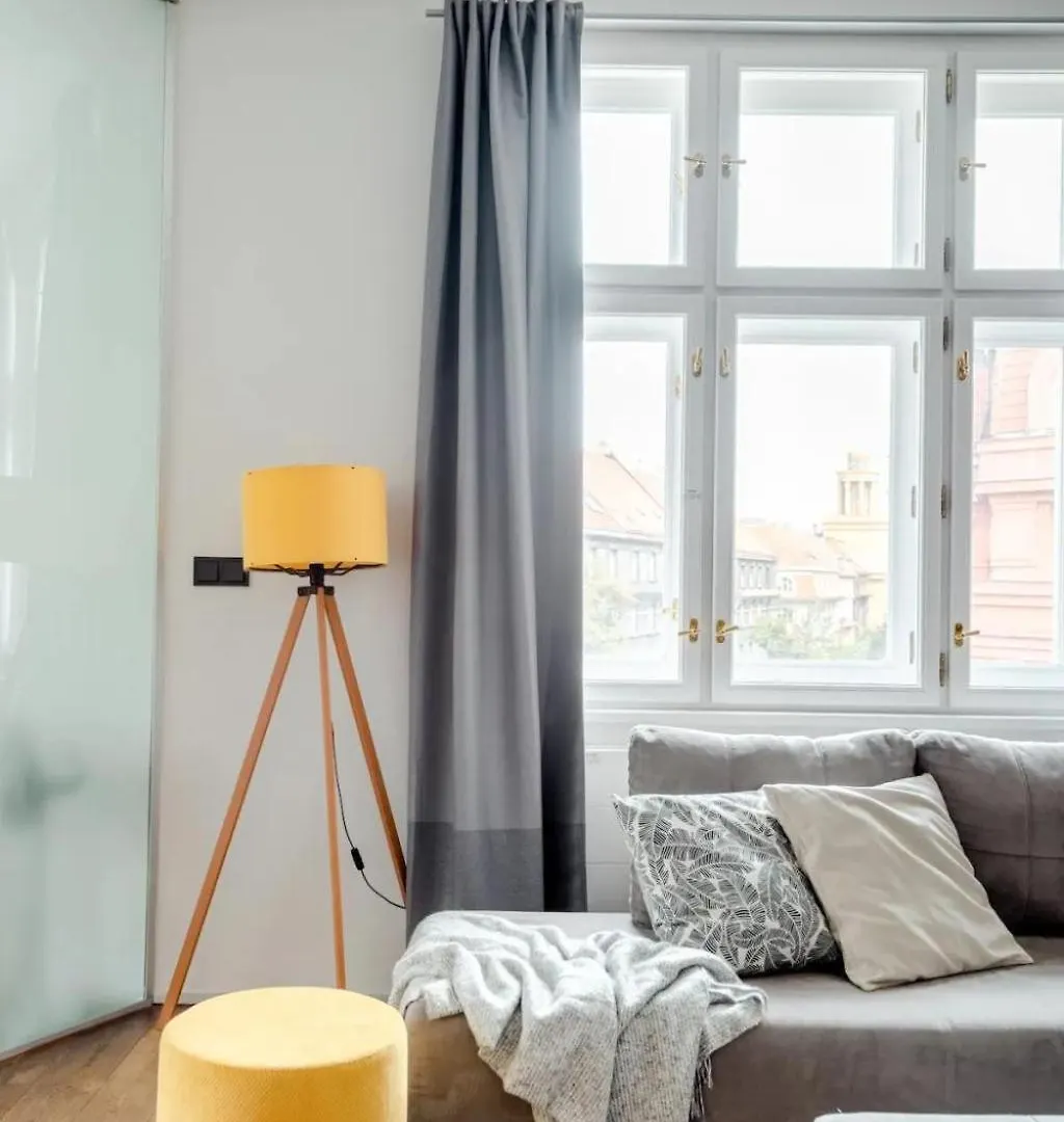 Prague Days - Designer Apt - 1Bdr - Workspace - Imac - Netflix Appartement